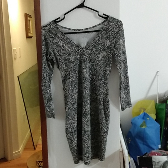 Dynamite pencil dress, xs , Black white and a green grey color - Picture 2 of 5